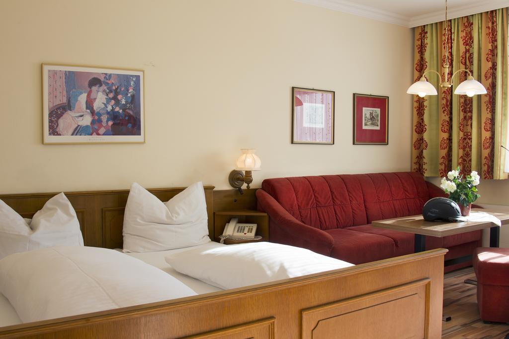 Hotel Reitzentrum Hausruckhof Ampflwang im Hausruckwald Εξωτερικό φωτογραφία